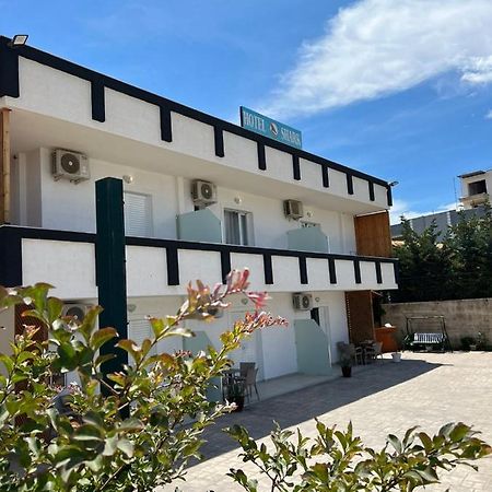 Hotel Seahorse à Ksamil Extérieur photo