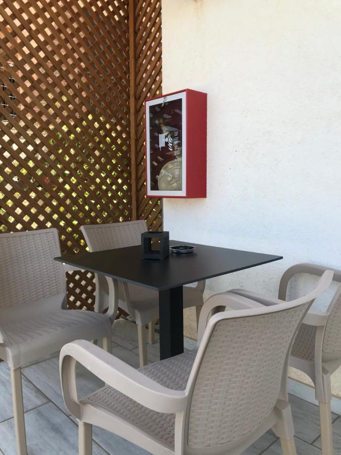 Hotel Seahorse à Ksamil Extérieur photo