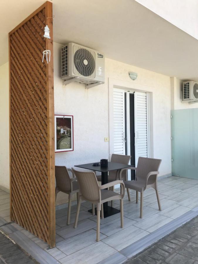 Hotel Seahorse à Ksamil Extérieur photo