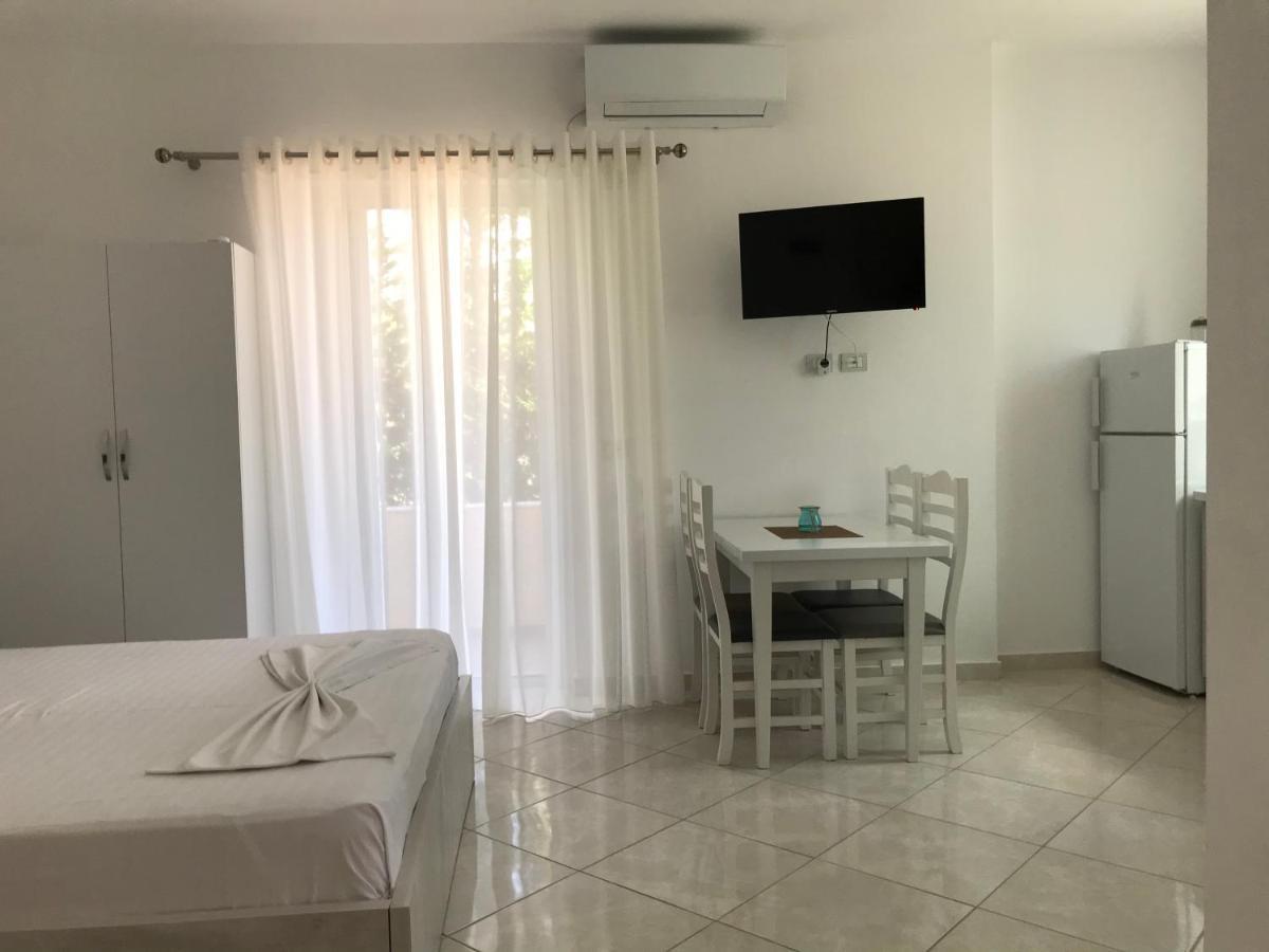 Hotel Seahorse à Ksamil Extérieur photo