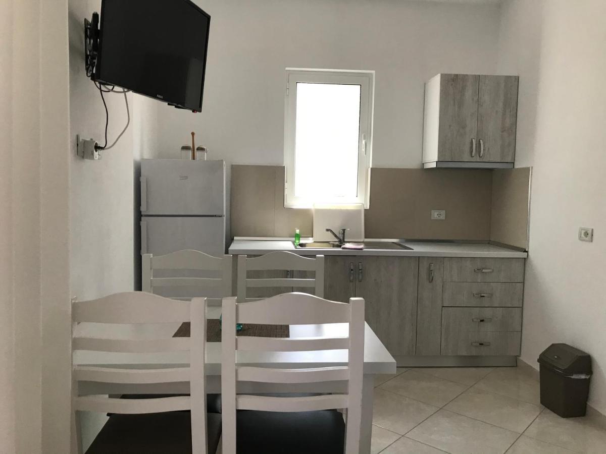 Hotel Seahorse à Ksamil Extérieur photo