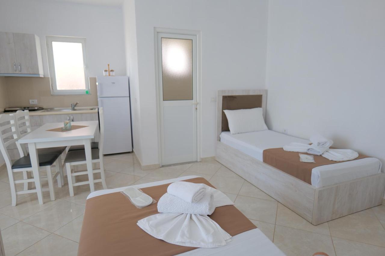 Hotel Seahorse à Ksamil Extérieur photo