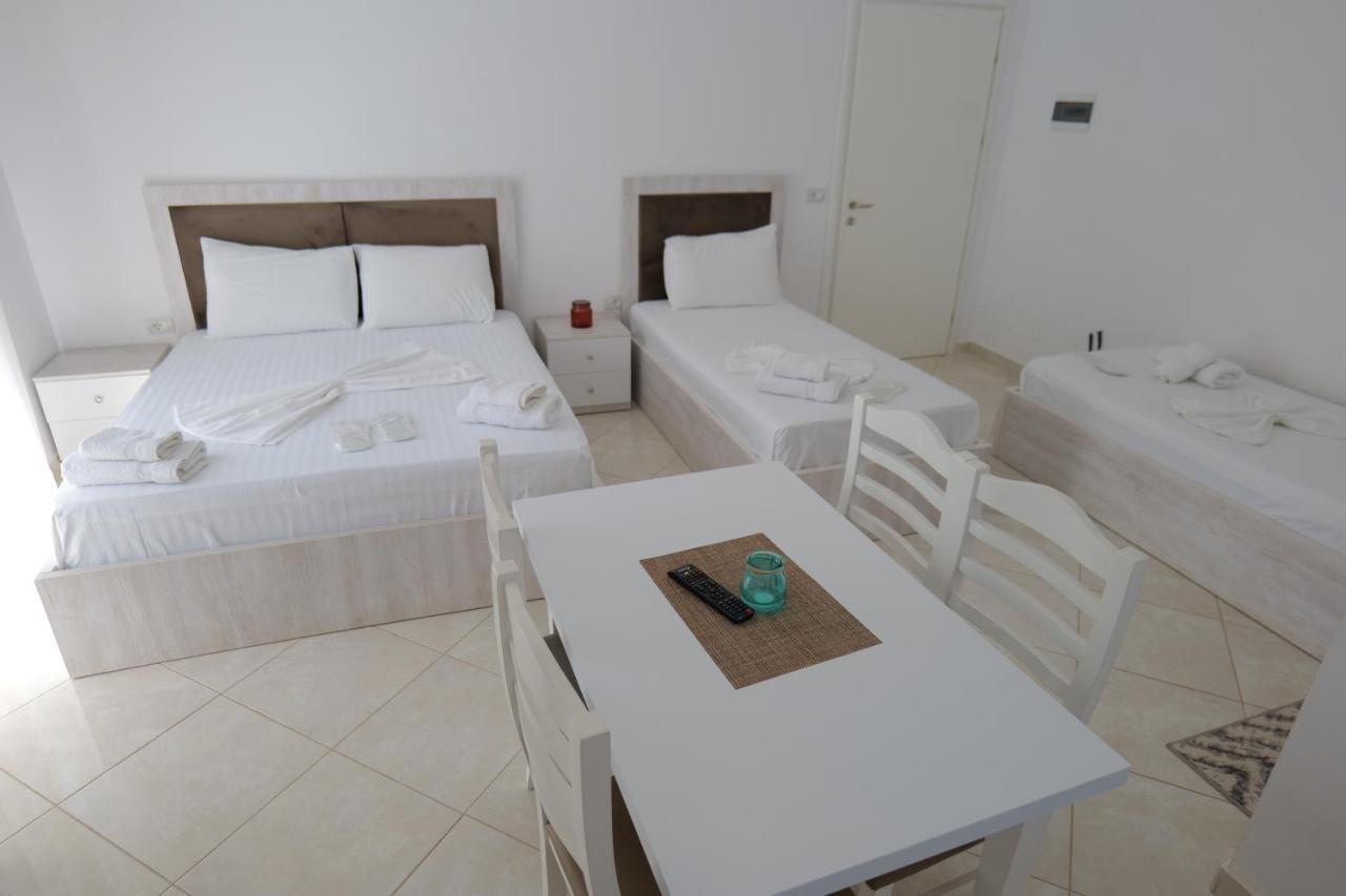 Hotel Seahorse à Ksamil Extérieur photo
