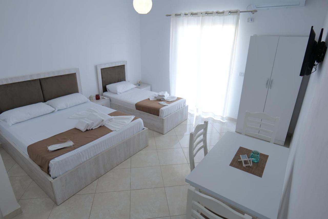 Hotel Seahorse à Ksamil Extérieur photo