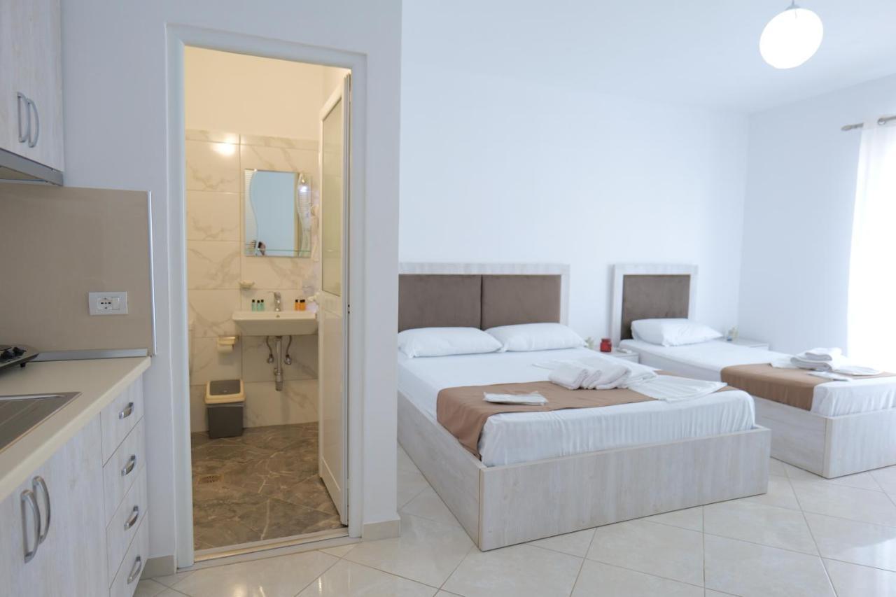 Hotel Seahorse à Ksamil Extérieur photo