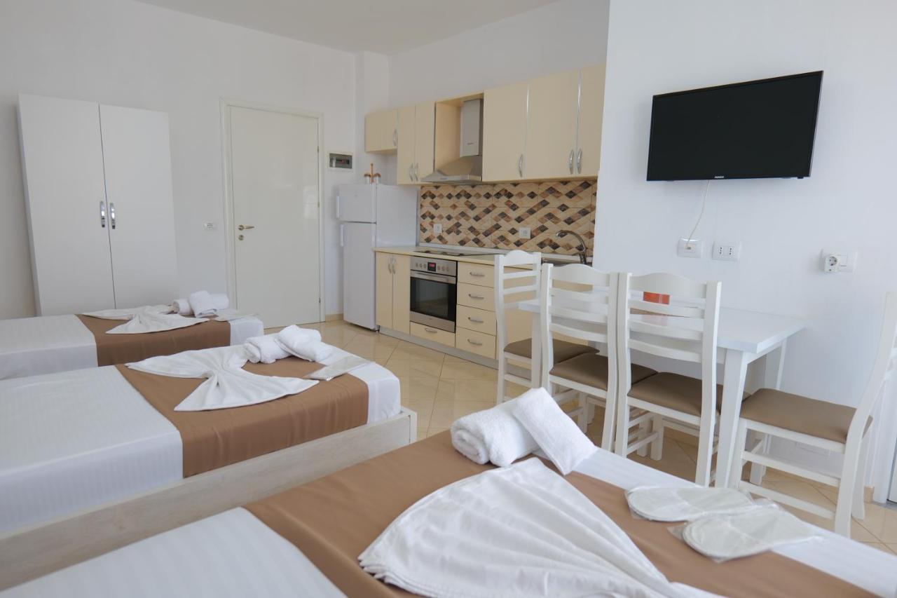 Hotel Seahorse à Ksamil Extérieur photo