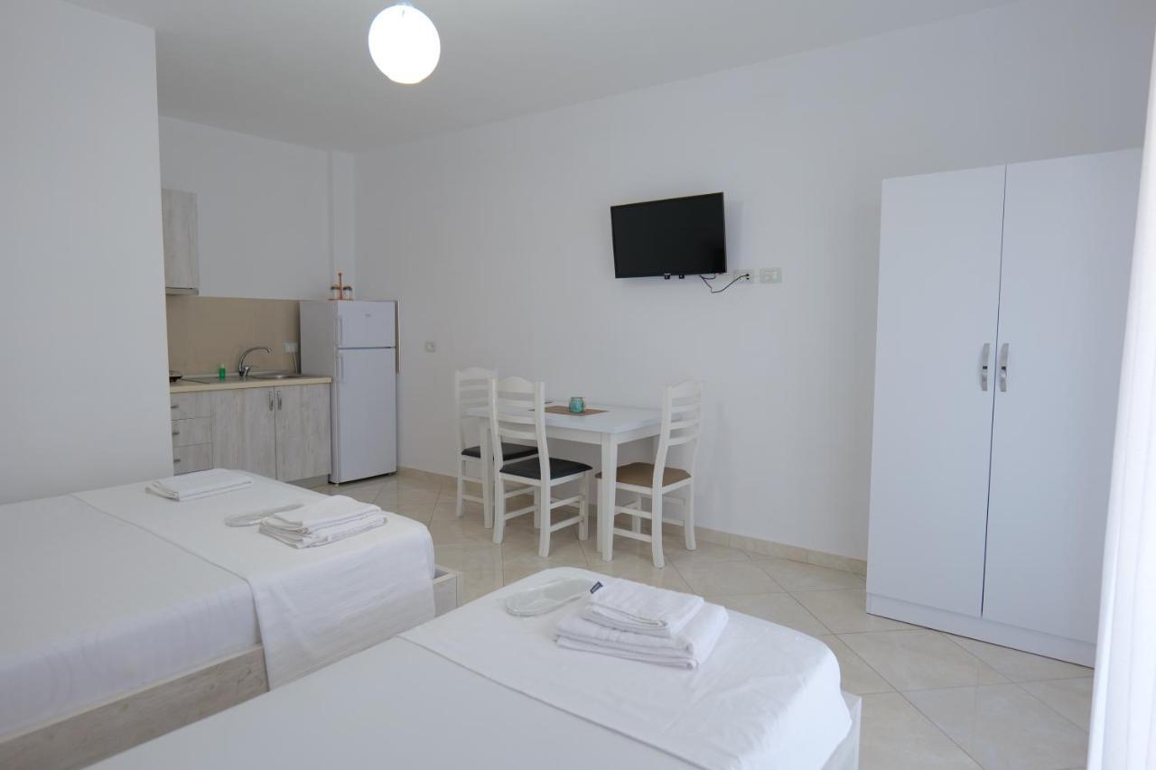 Hotel Seahorse à Ksamil Extérieur photo