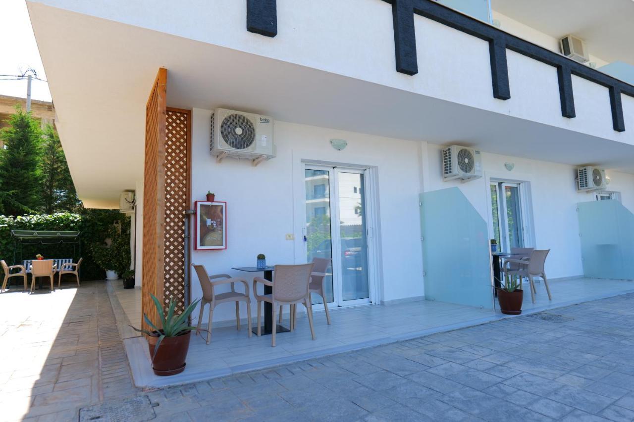 Hotel Seahorse à Ksamil Extérieur photo