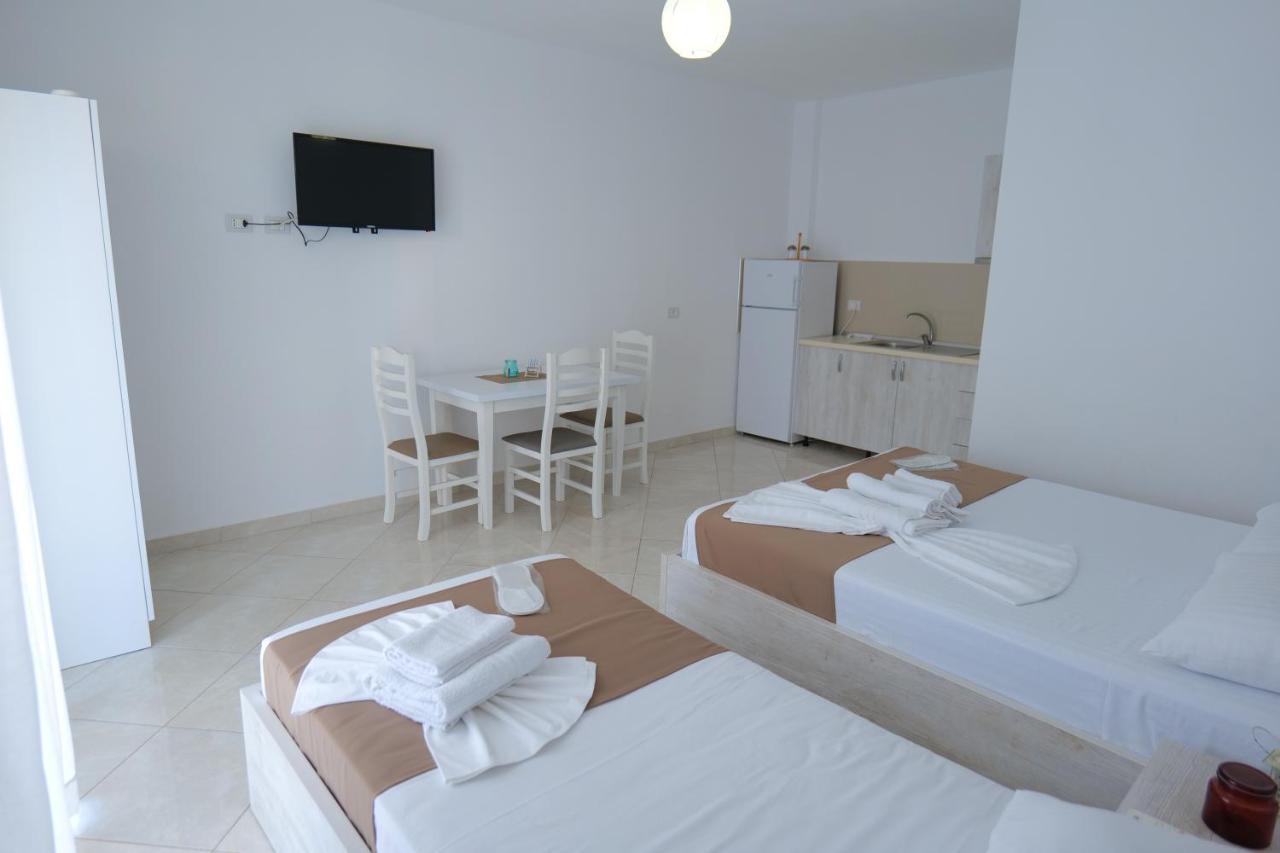Hotel Seahorse à Ksamil Extérieur photo