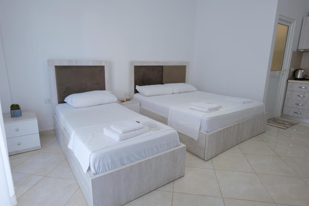 Hotel Seahorse à Ksamil Extérieur photo