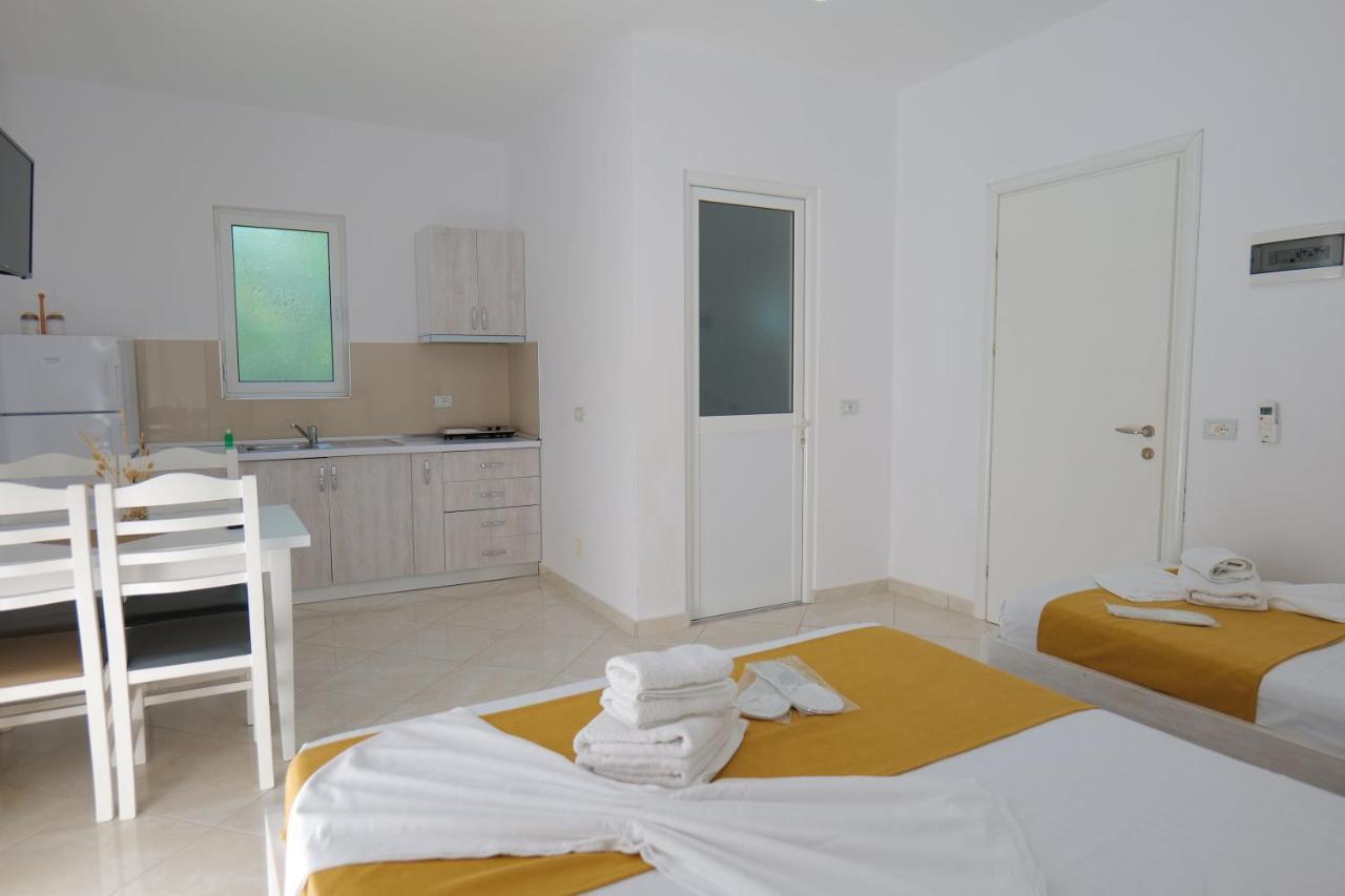 Hotel Seahorse à Ksamil Extérieur photo