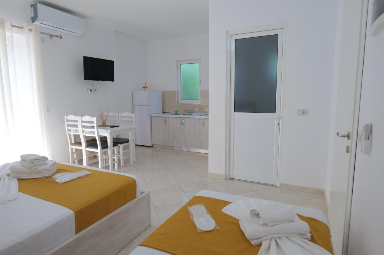 Hotel Seahorse à Ksamil Extérieur photo