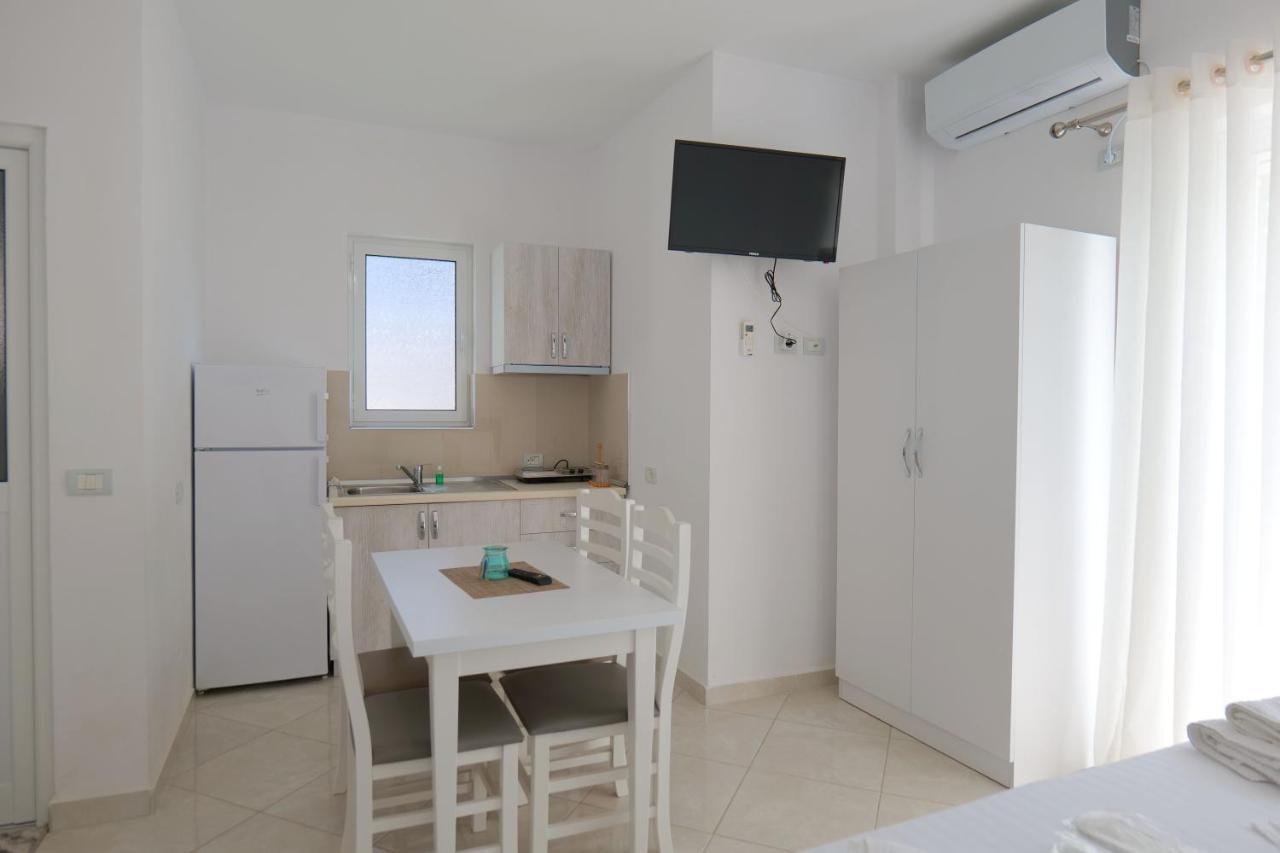 Hotel Seahorse à Ksamil Extérieur photo