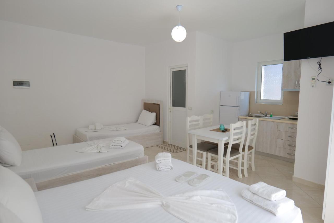 Hotel Seahorse à Ksamil Extérieur photo